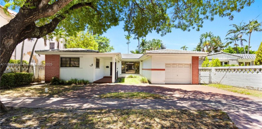 Casa en Miami Beach, Florida 3 dormitorios, 179.49 m2 № 1890018
