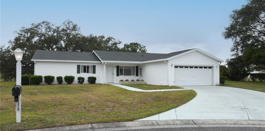 House in Summerfield, Florida 3 bedrooms, 153.47 sq.m. № 1684889
