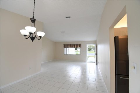 House in Summerfield, Florida 3 bedrooms, 153.47 sq.m. № 1684889 - photo 4