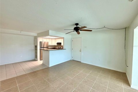 Copropriété à louer à New Port Richey, Floride: 2 chambres, 102.56 m2 № 2167412 - photo 3