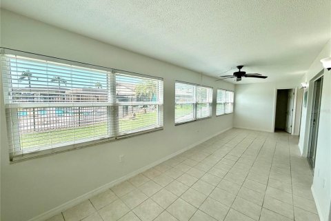 Copropriété à louer à New Port Richey, Floride: 2 chambres, 102.56 m2 № 2167412 - photo 9