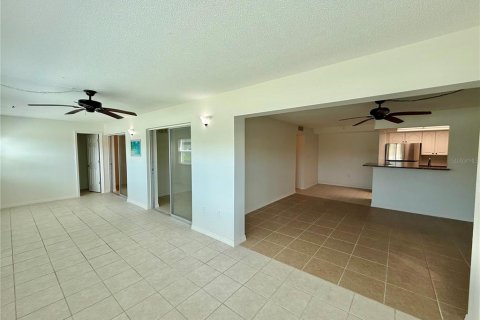 Copropriété à louer à New Port Richey, Floride: 2 chambres, 102.56 m2 № 2167412 - photo 10