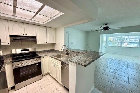 Copropriété à louer à New Port Richey, Floride: 2 chambres, 102.56 m2 № 2167412 - photo 7