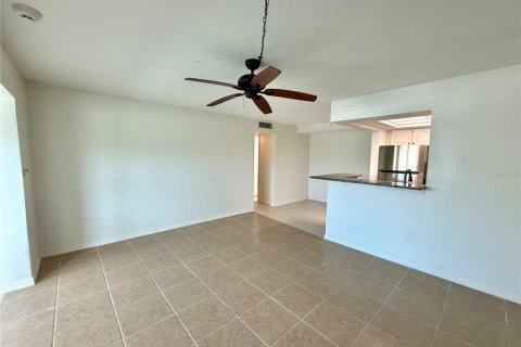 Copropriété à louer à New Port Richey, Floride: 2 chambres, 102.56 m2 № 2167412 - photo 4