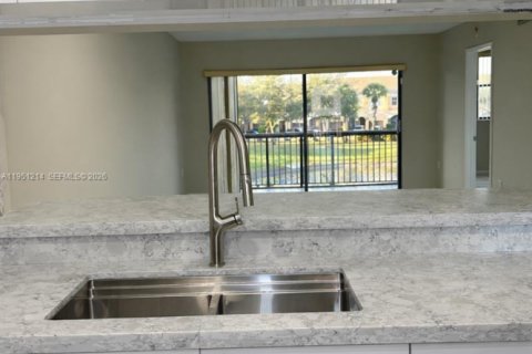 Снять в аренду квартиру в Майами, Флорида 2 спальни, 89м2, № 2007233 - фото 4