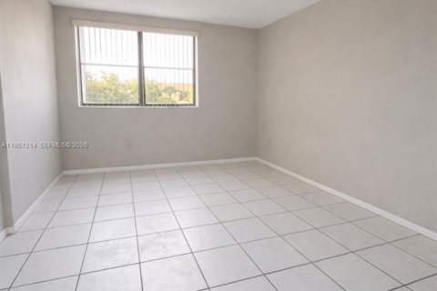 Снять в аренду квартиру в Майами, Флорида 2 спальни, 89м2, № 2007233 - фото 7