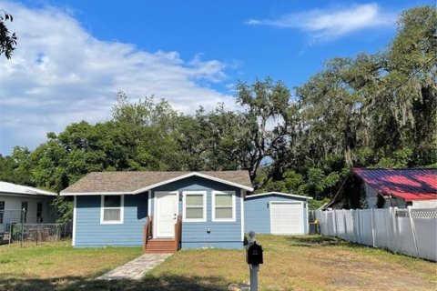 House in Zephyrhills, Florida 2 bedrooms, 86.49 sq.m. № 2195331