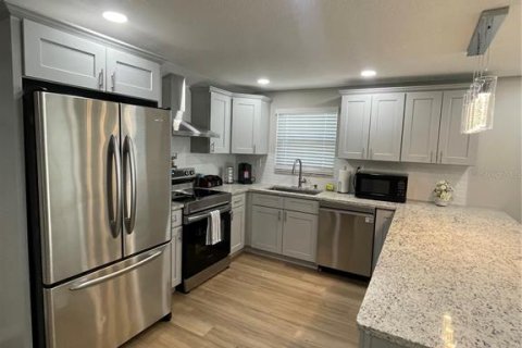 Villa ou maison à vendre à Zephyrhills, Floride: 2 chambres, 86.49 m2 № 2195331 - photo 9
