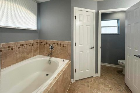 Villa ou maison à louer à Haines City, Floride: 4 chambres, 157 m2 № 2416712 - photo 7