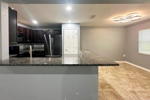 Villa ou maison à louer à Haines City, Floride: 4 chambres, 157 m2 № 2416712 - photo 4