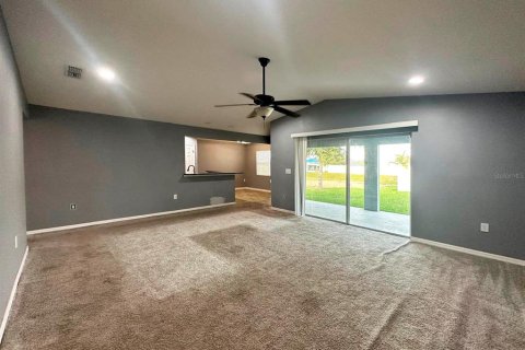 Villa ou maison à louer à Haines City, Floride: 4 chambres, 157 m2 № 2416712 - photo 2