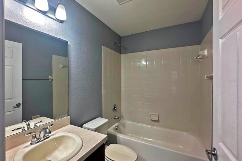 Villa ou maison à louer à Haines City, Floride: 4 chambres, 157 m2 № 2416712 - photo 11