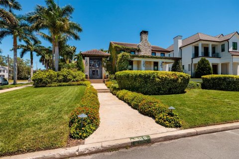 Casa en Saint Petersburg, Florida 3 dormitorios, 351.73 m2 № 2097004