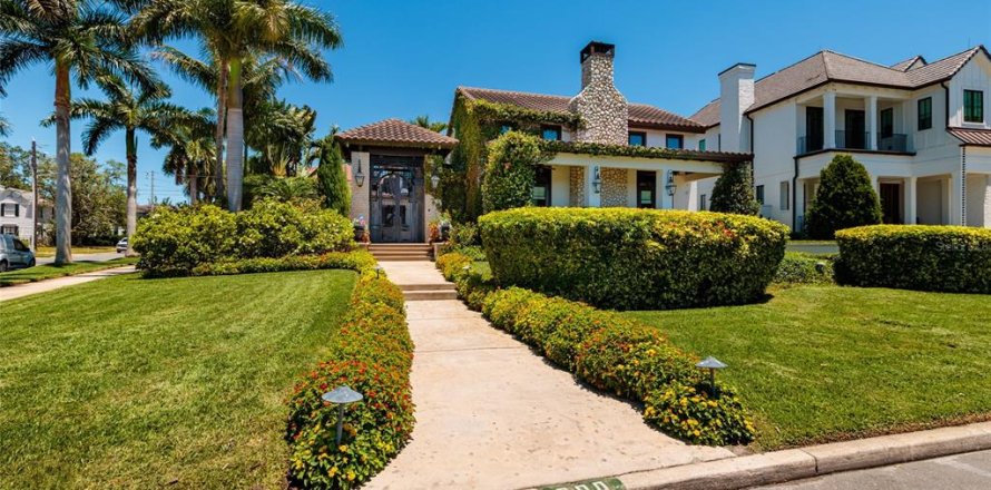 Casa en Saint Petersburg, Florida 3 dormitorios, 351.73 m2 № 2097004