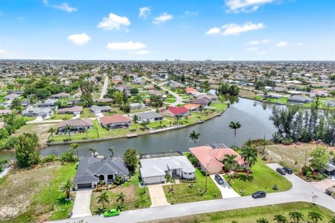 Casa en venta en Cape Coral, Florida, 3 dormitorios, 182.46 m2 № 1850948 - foto 6