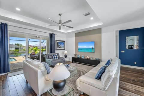 Casa en venta en Cape Coral, Florida, 3 dormitorios, 182.46 m2 № 1850948 - foto 9