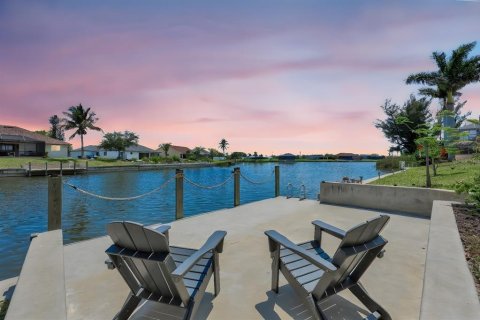 Casa en venta en Cape Coral, Florida, 3 dormitorios, 182.46 m2 № 1850948 - foto 2