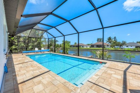Casa en venta en Cape Coral, Florida, 3 dormitorios, 182.46 m2 № 1850948 - foto 26