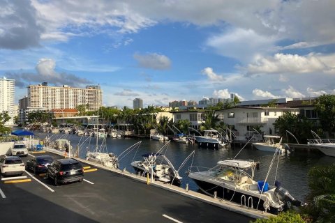 Copropriété à louer à North Miami Beach, Floride: 1 chambre, 84.45 m2 № 1996372 - photo 10