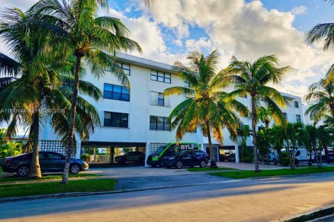 Condo à North Miami Beach, Floride, 1 chambre  № 1996372