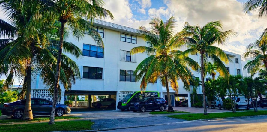 Condo à North Miami Beach, Floride, 1 chambre  № 1996372