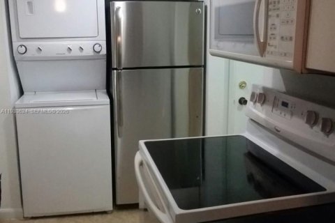 Copropriété à louer à North Miami Beach, Floride: 1 chambre, 84.45 m2 № 1996372 - photo 7