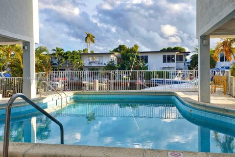Copropriété à louer à North Miami Beach, Floride: 1 chambre, 84.45 m2 № 1996372 - photo 16