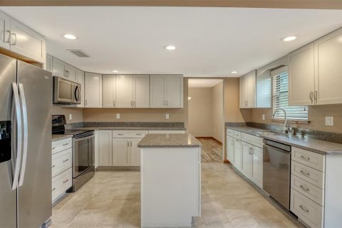House in Bradenton, Florida 4 bedrooms, 196.95 sq.m. № 1824465 - photo 12
