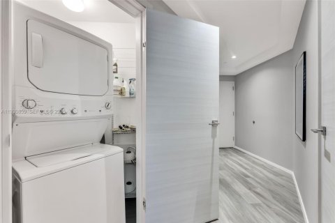 Купить кондоминиум в Майами, Флорида 2 спальни, 107.02м2, № 2080348 - фото 10