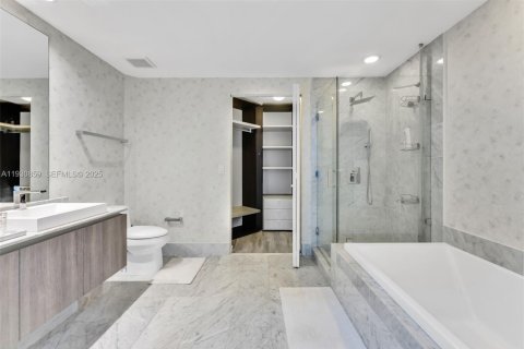Купить кондоминиум в Майами, Флорида 2 спальни, 107.02м2, № 2080348 - фото 18