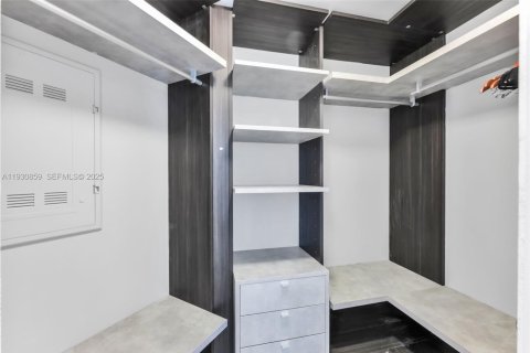 Купить кондоминиум в Майами, Флорида 2 спальни, 107.02м2, № 2080348 - фото 21