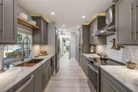 Villa ou maison à vendre à Port Charlotte, Floride: 2 chambres, 117.24 m2 № 2318453 - photo 10