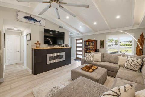 Villa ou maison à vendre à Port Charlotte, Floride: 2 chambres, 117.24 m2 № 2318453 - photo 5