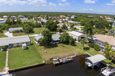 Villa ou maison à vendre à Port Charlotte, Floride: 2 chambres, 117.24 m2 № 2318453 - photo 24