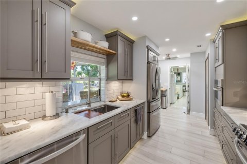 Villa ou maison à vendre à Port Charlotte, Floride: 2 chambres, 117.24 m2 № 2318453 - photo 11
