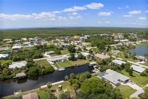 Villa ou maison à vendre à Port Charlotte, Floride: 2 chambres, 117.24 m2 № 2318453 - photo 25