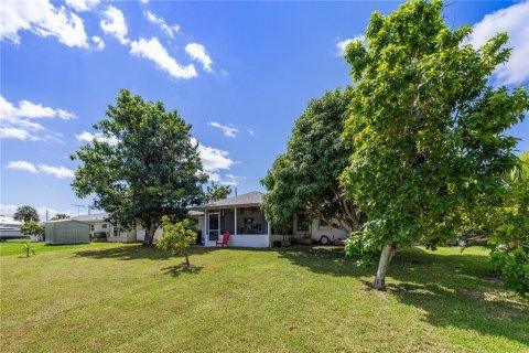 Villa ou maison à vendre à Port Charlotte, Floride: 2 chambres, 117.24 m2 № 2318453 - photo 20