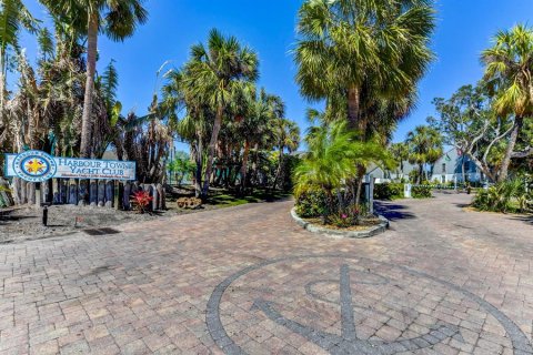 Condominio en alquiler en Sarasota, Florida, 2 dormitorios, 113.06 m2 № 1579261 - foto 1