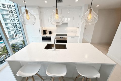 Condominio en alquiler en Fort Lauderdale, Florida, 3 dormitorios, 156.26 m2 № 2175500 - foto 4