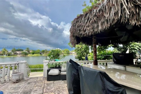 House in Miami, Florida 5 bedrooms, 235.69 sq.m. № 1766395 - photo 29