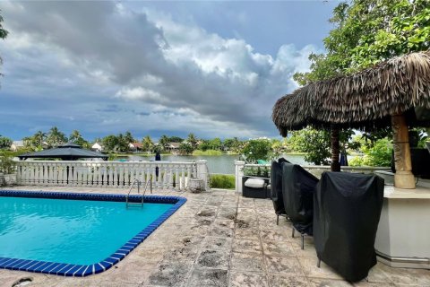 House in Miami, Florida 5 bedrooms, 235.69 sq.m. № 1766395 - photo 30