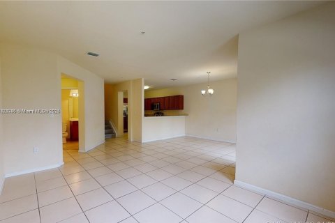 Copropriété à louer à Doral, Floride: 3 chambres, 126.72 m2 № 1921596 - photo 2