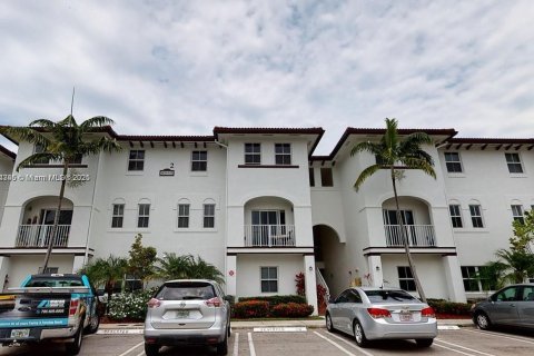 Copropriété à louer à Doral, Floride: 3 chambres, 126.72 m2 № 1921596 - photo 1