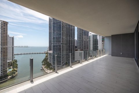 Condominio en alquiler en Miami, Florida, 3 dormitorios, 225.01 m2 № 1947918 - foto 11