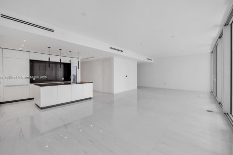 Condominio en alquiler en Miami, Florida, 3 dormitorios, 225.01 m2 № 1947918 - foto 7