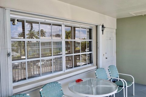 Condo in Pompano Beach, Florida, 2 bedrooms  № 1792455 - photo 21