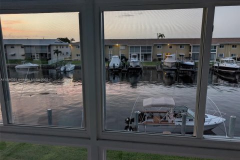 Condo in Pompano Beach, Florida, 2 bedrooms  № 1792455 - photo 2