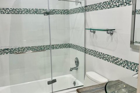 Купить кондоминиум в Помпано-Бич, Флорида 2 спальни, 92.9м2, № 1792455 - фото 29