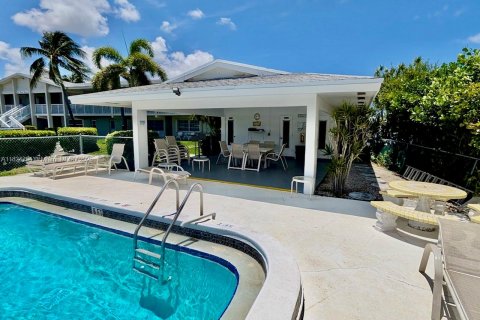Condo in Pompano Beach, Florida, 2 bedrooms  № 1792455 - photo 18