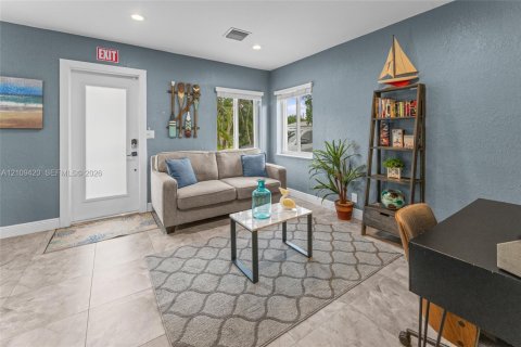 House in Hollywood, Florida 2 bedrooms, 95.97 sq.m. № 2426078 - photo 10
